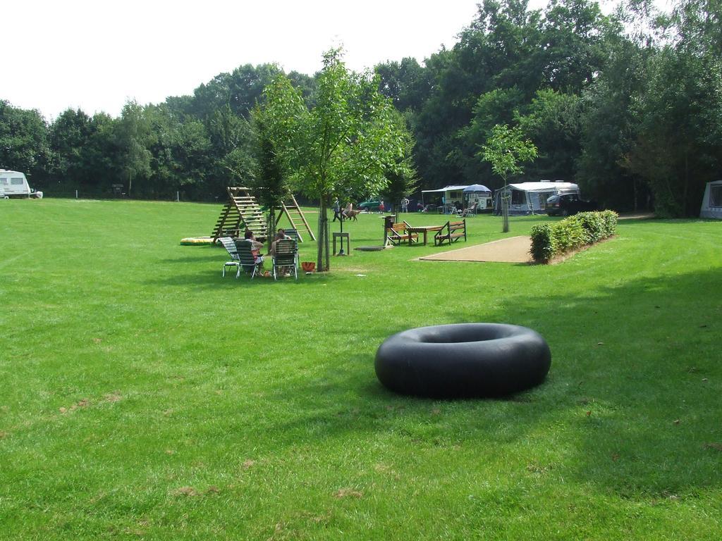 Holiday Home Ossa Basecamp Sint Odiliënberg Zimmer foto